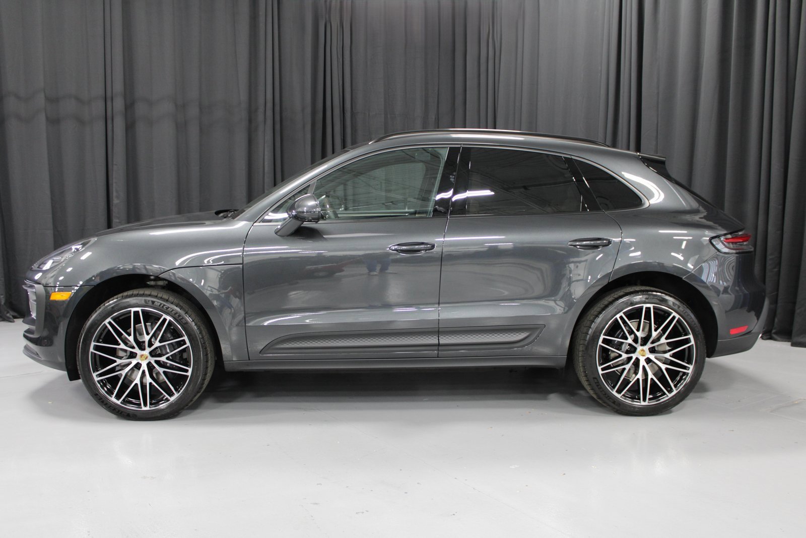 New 2026 Porsche Macan image 2