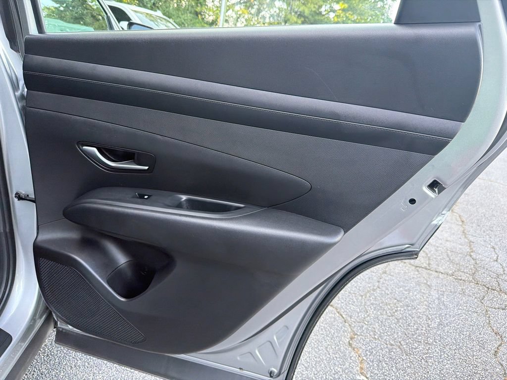 Used 2025 Hyundai Tucson SE FWD image 16