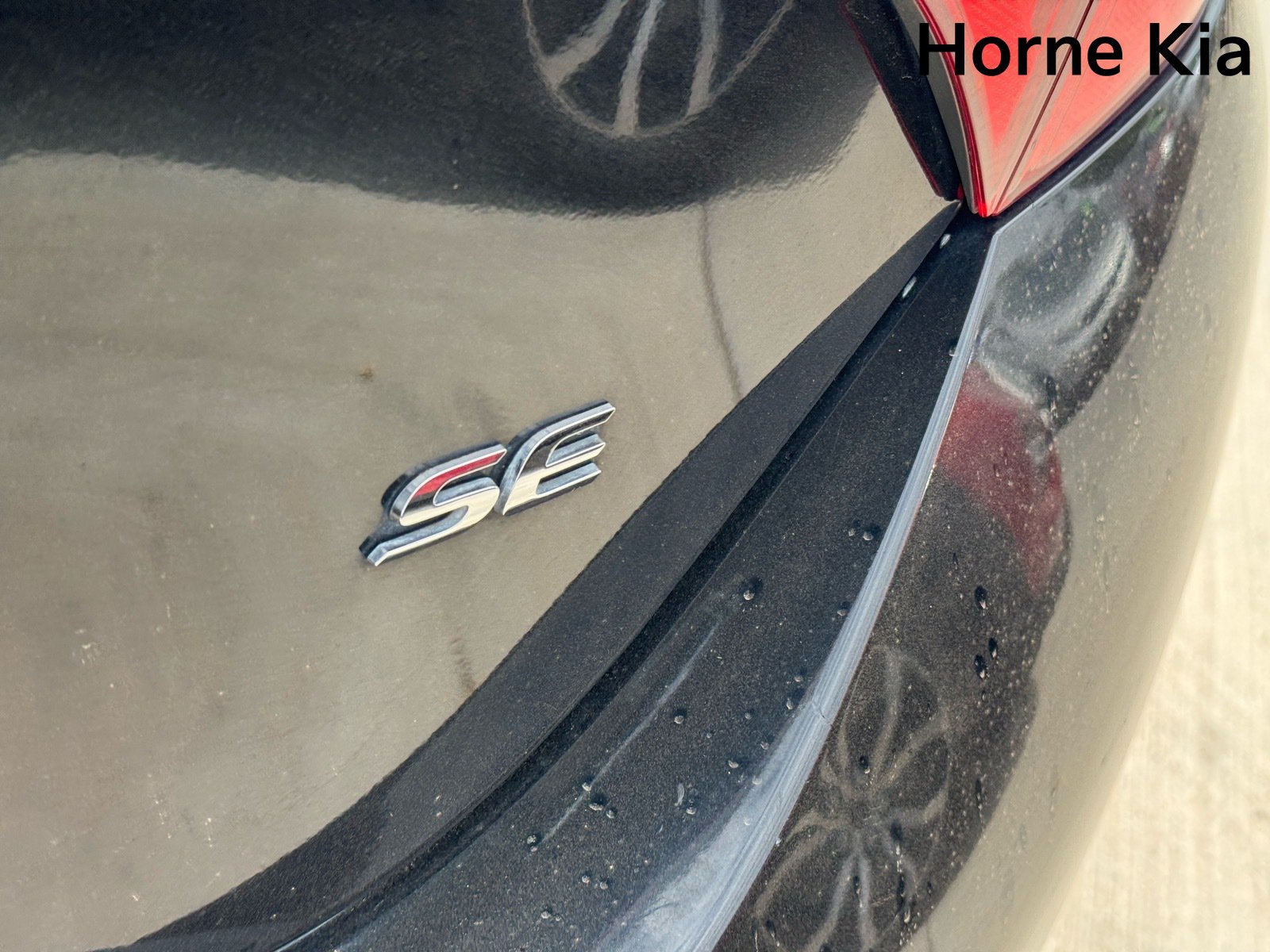 Used 2018 Toyota Corolla SE w/ Carpet Mat Package (TMS) FWD image 28