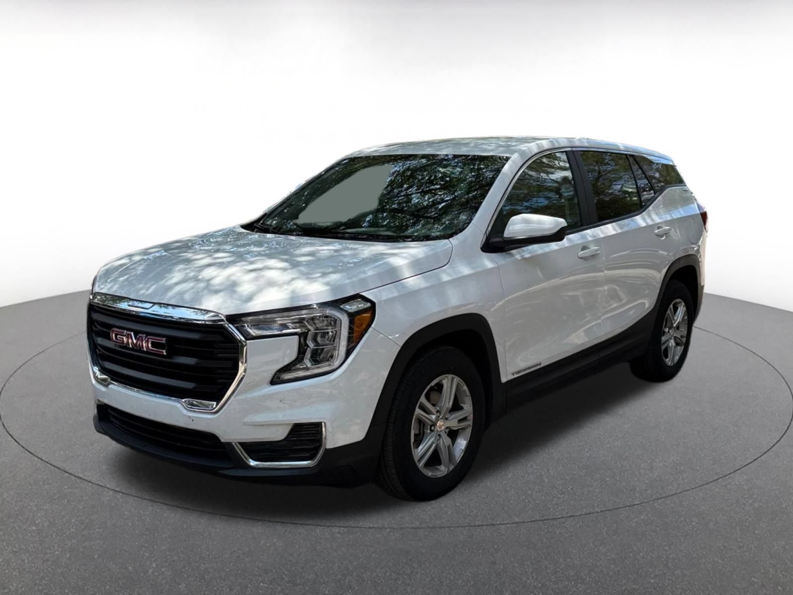 Used 2024 GMC Terrain SLE FWD image 10