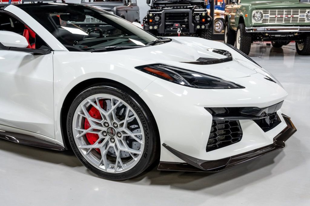 Used 2026 Chevrolet Corvette ZR1 w/ ZR1 Carbon Fiber Aero Package image 28