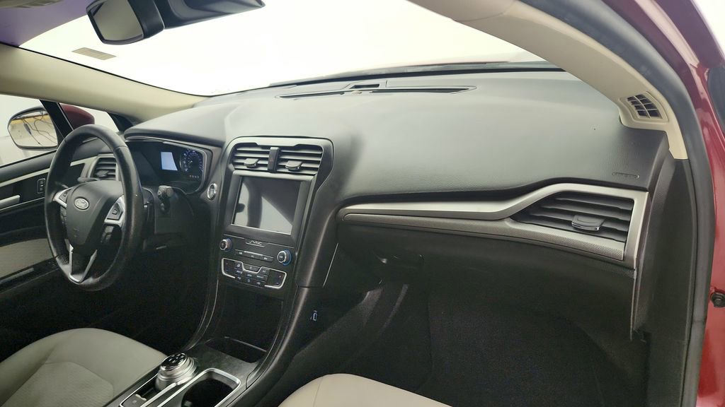 Used 2019 Ford Fusion SE w/ Equipment Group 151A image 29