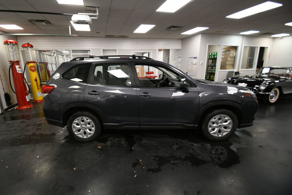 Used 2022 Subaru Forester Base image 8