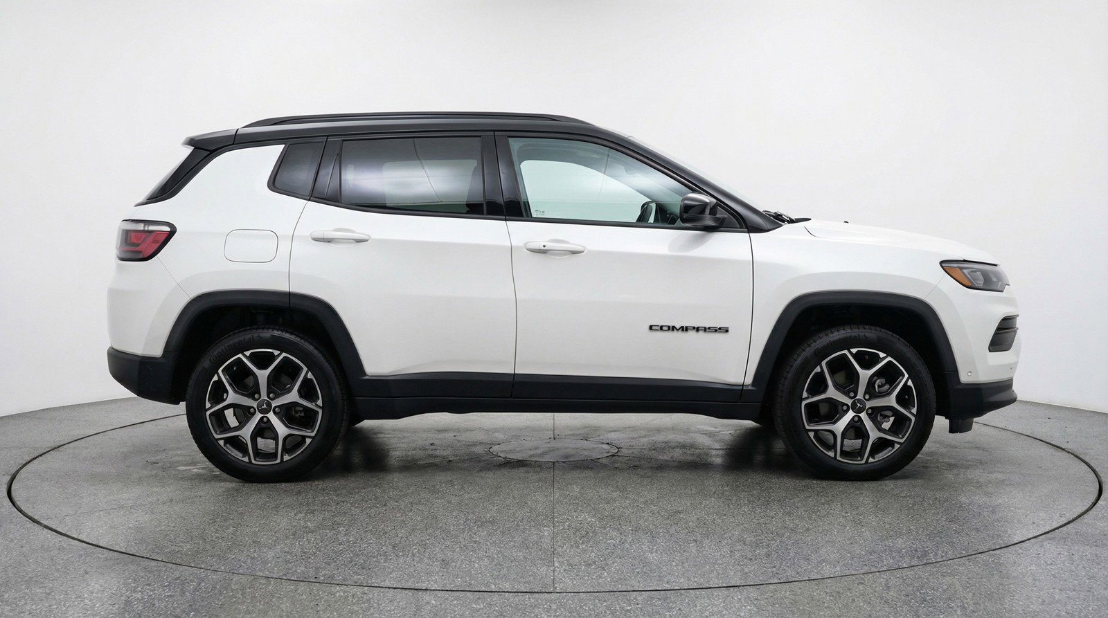 Used 2025 Jeep Compass Limited AWD/4WD image 11