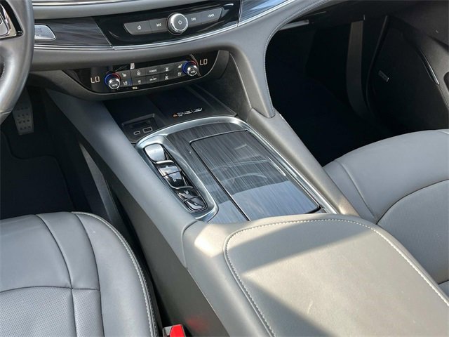 Used 2024 Buick Enclave Premium image 13