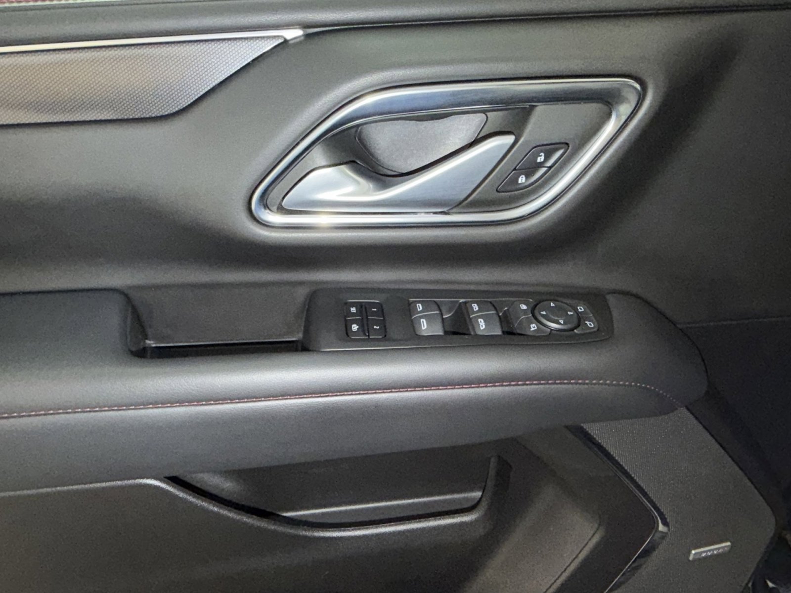 Used 2022 Chevrolet Suburban RST w/ Luxury Package image 15