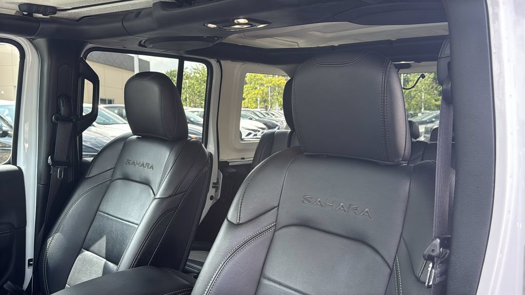 Used 2023 Jeep Wrangler Unlimited Sahara w/ Cold Weather Group AWD/4WD image 13