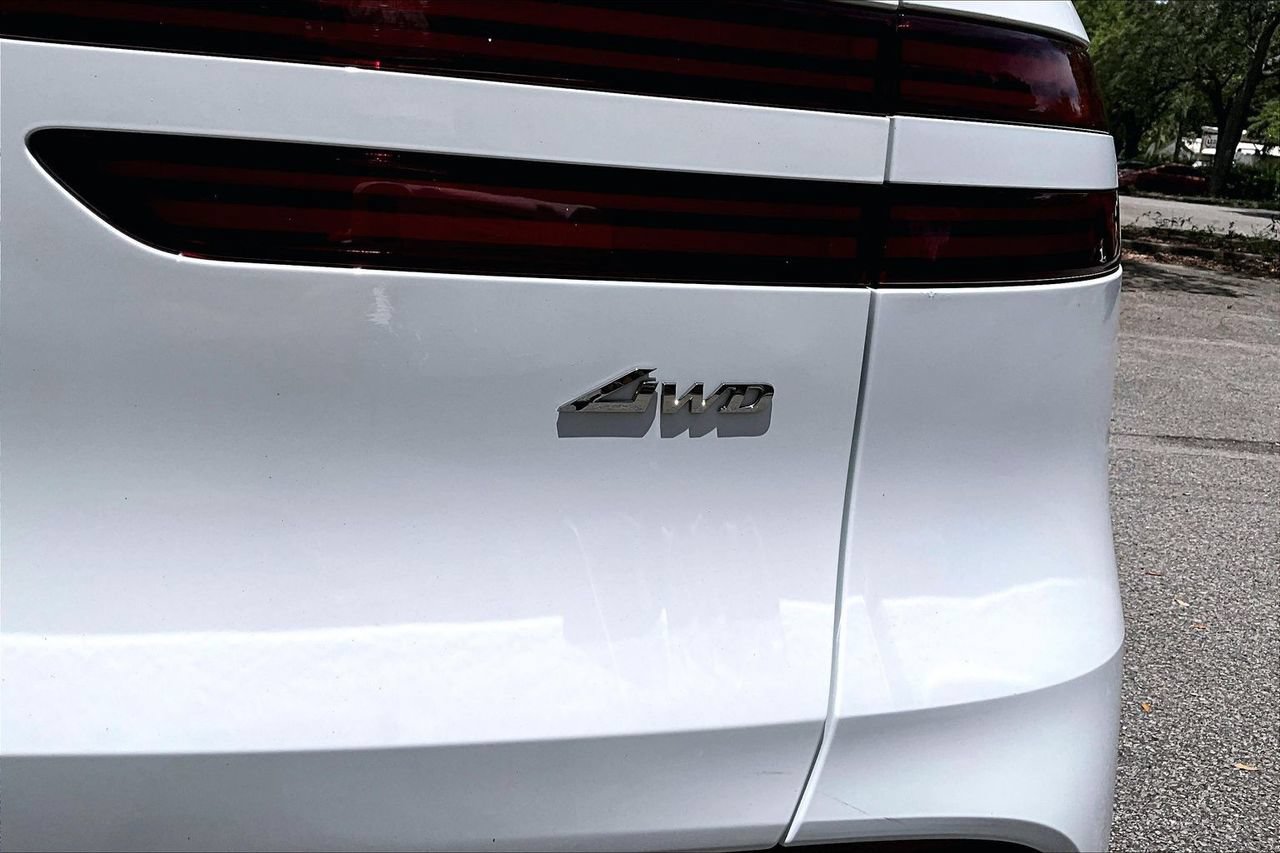 Used 2024 Genesis GV70 2.5T w/ Sport Prestige Package AWD/4WD image 21