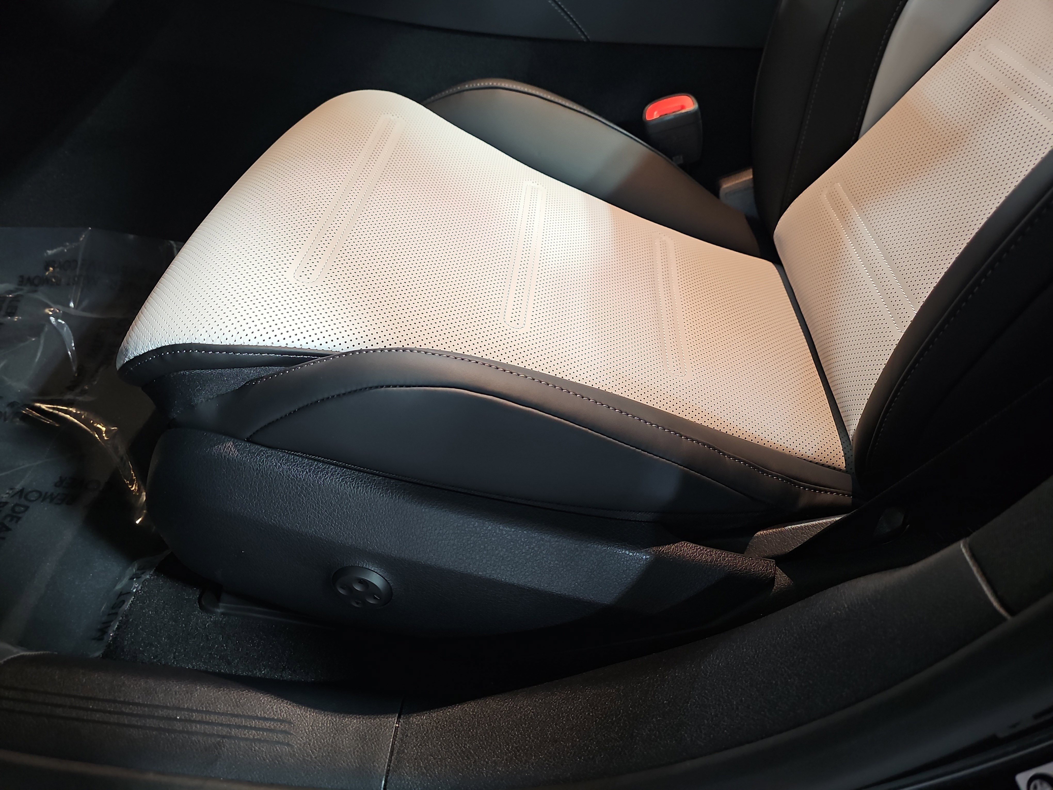 New 2026 Mercedes-Benz E 53 AMG e 4MATIC Sedan image 31