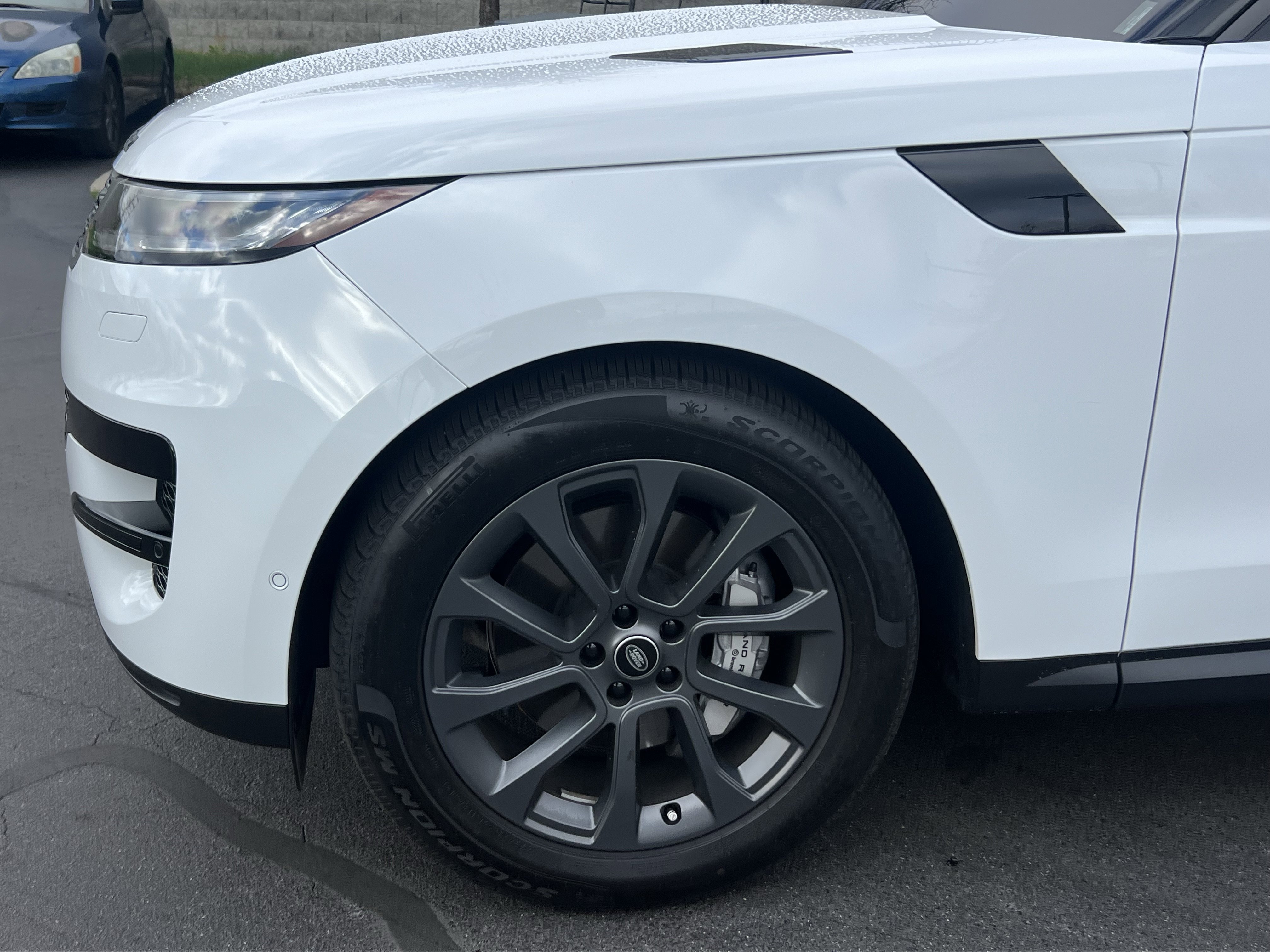 Certified 2025 Land Rover Range Rover Sport SE image 12