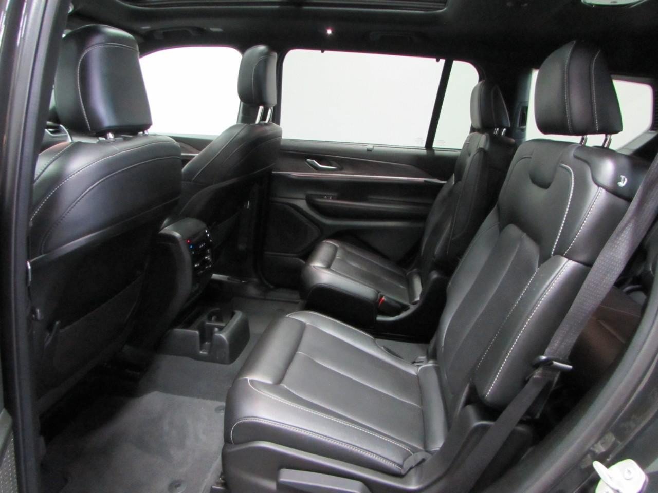 Used 2024 Jeep Grand Cherokee L Limited w/ Luxury Tech Group II AWD/4WD image 15