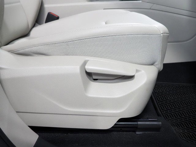 Used 2023 Volkswagen Atlas SE w/ Technology Package image 61