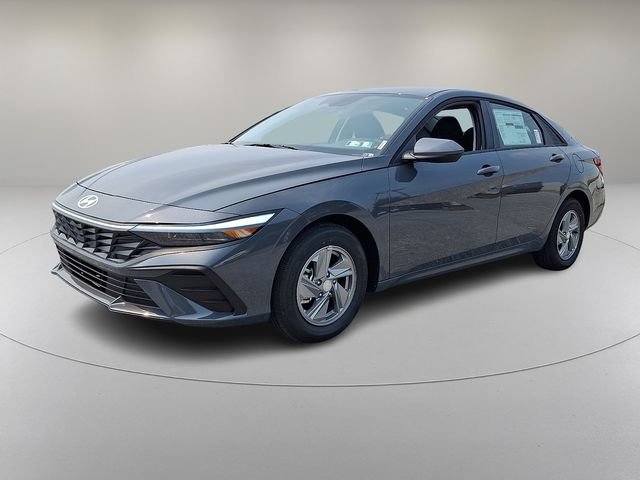 New 2026 Hyundai Elantra SE FWD video 3