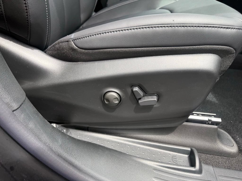 New 2027 Chrysler Pacifica Select FWD image 51