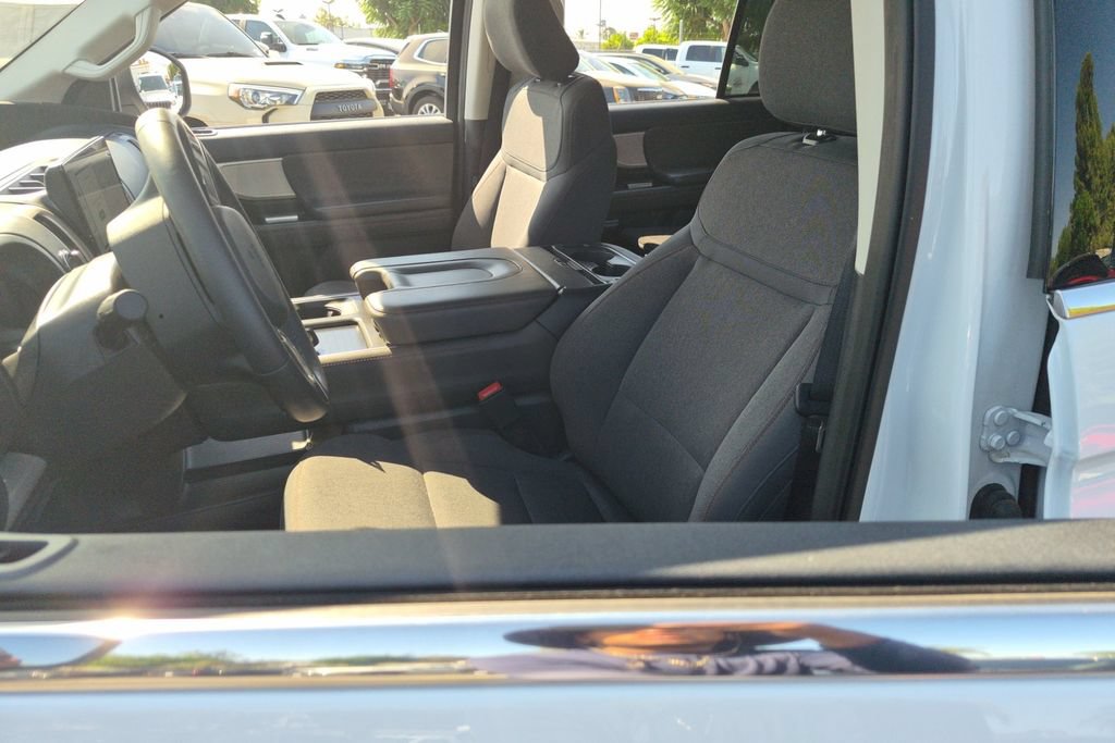 Used 2025 Ford Expedition Max Active RWD image 11