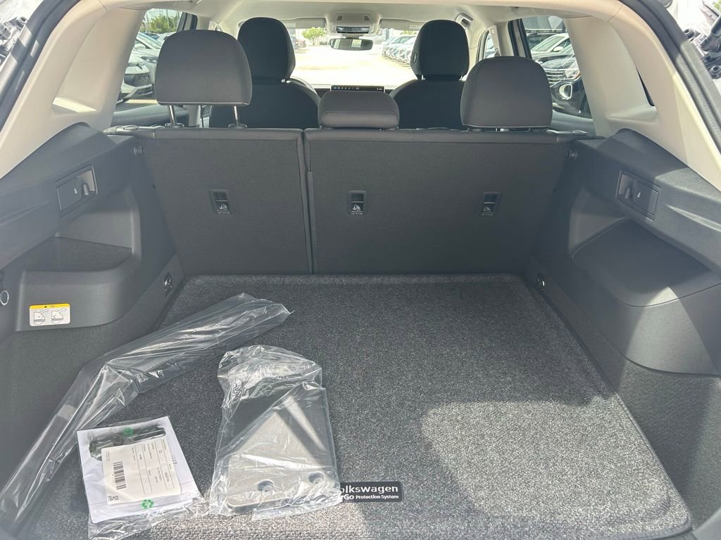 Used 2025 Volkswagen Tiguan S image 38