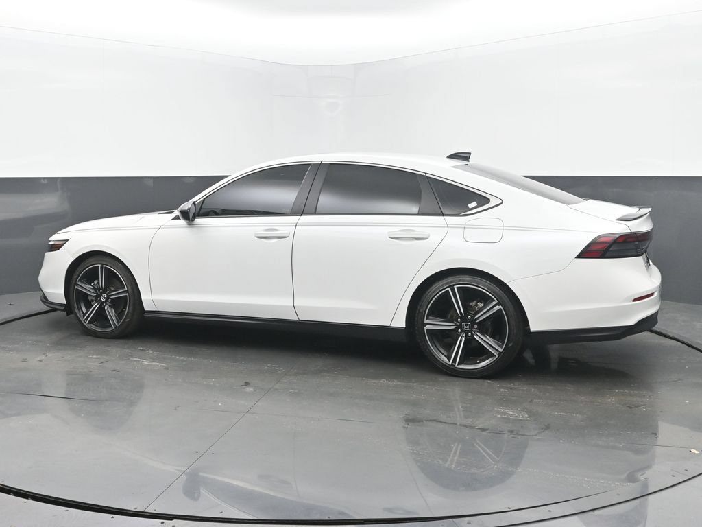 Used 2023 Honda Accord Sport image 4