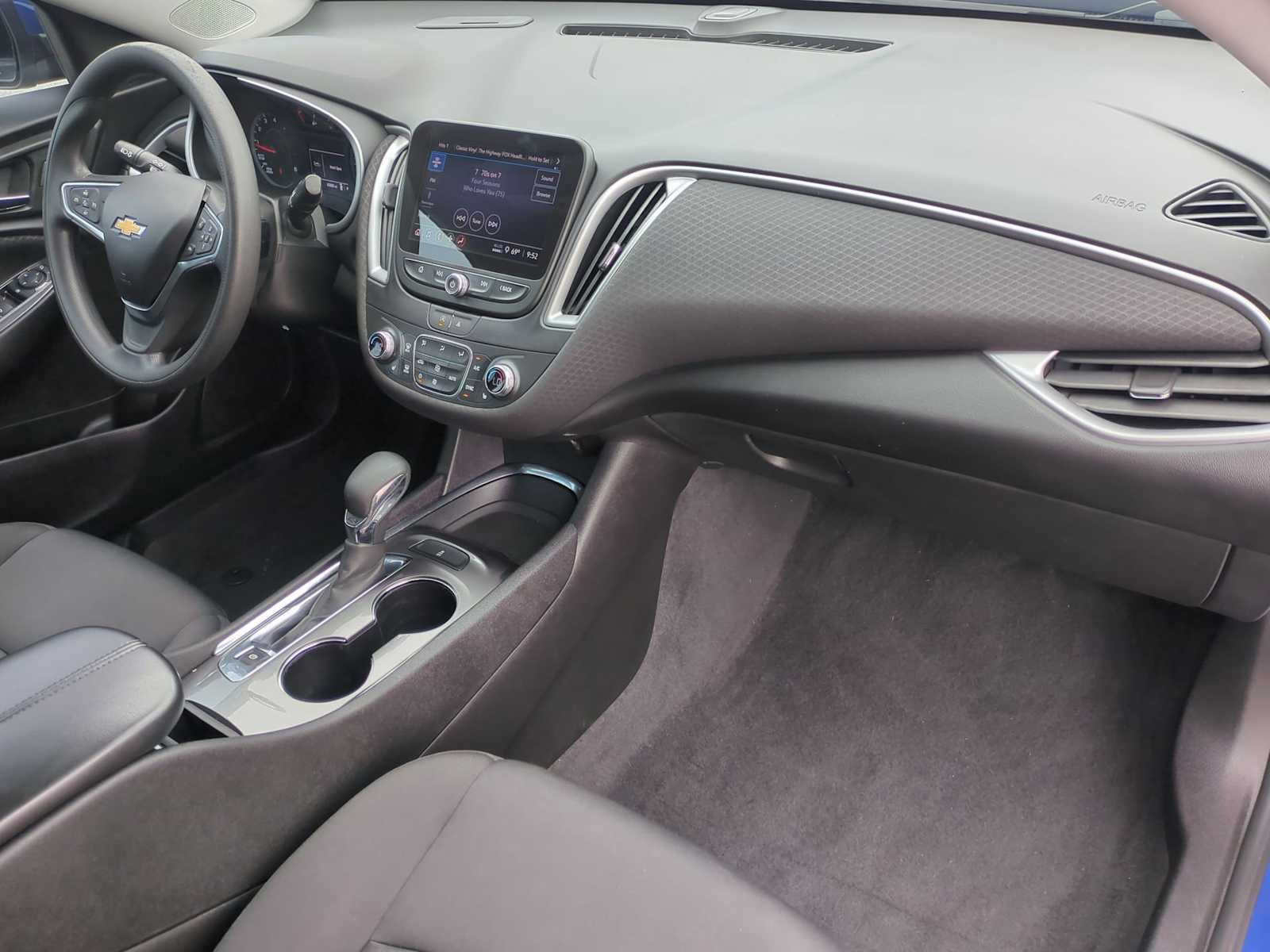 Used 2023 Chevrolet Malibu LT FWD image 30