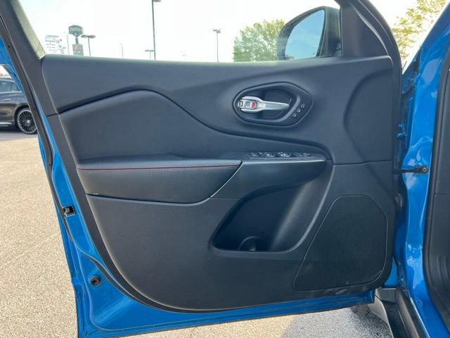 Used 2021 Jeep Cherokee Trailhawk w/ Premium Leather Package image 10