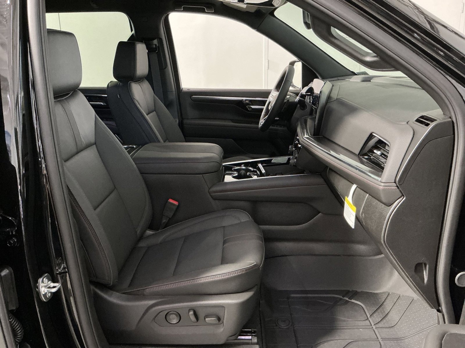 New 2026 Chevrolet Suburban RST w/ Comfort Package AWD/4WD image 35