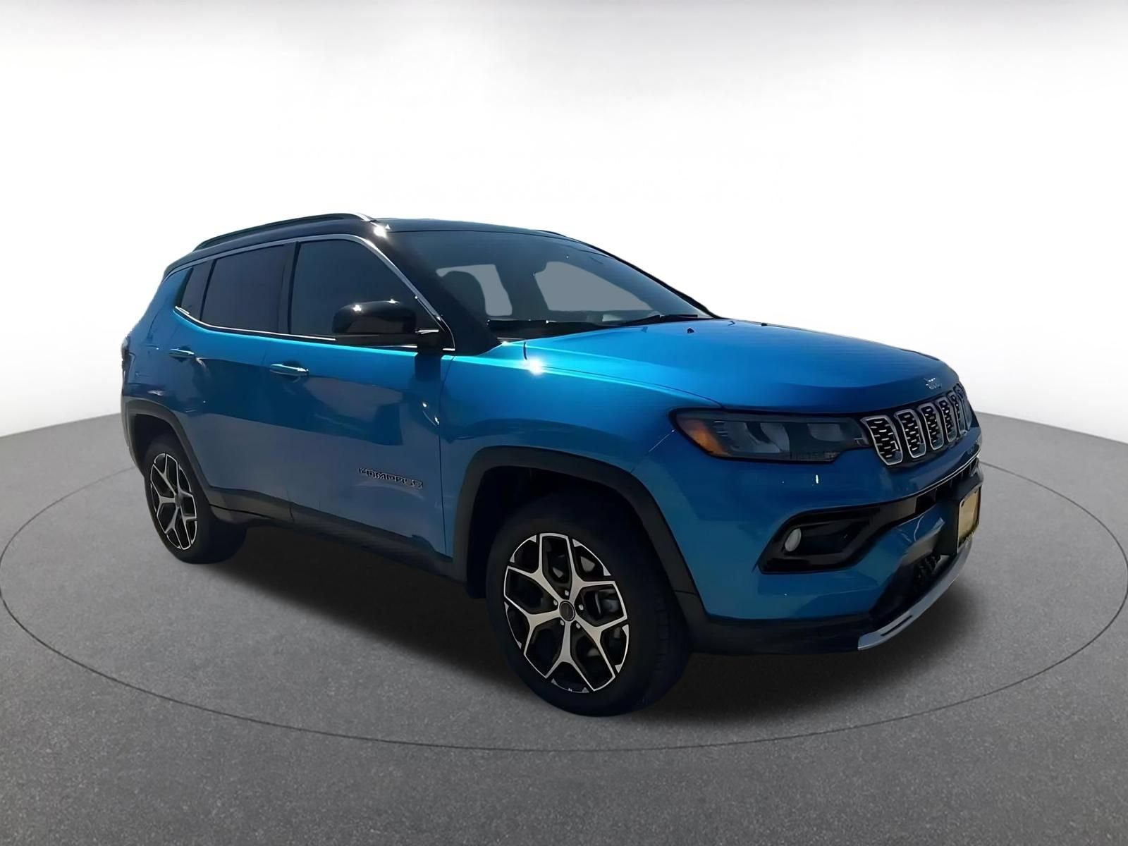 Used 2025 Jeep Compass Limited AWD/4WD image 2