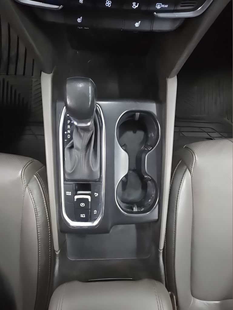 Used 2020 Hyundai Santa Fe SEL w/ Convenience + Premium Package FWD image 35