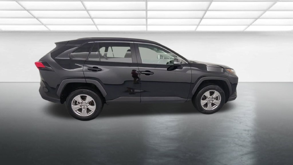 Used 2024 Toyota RAV4 XLE FWD image 8