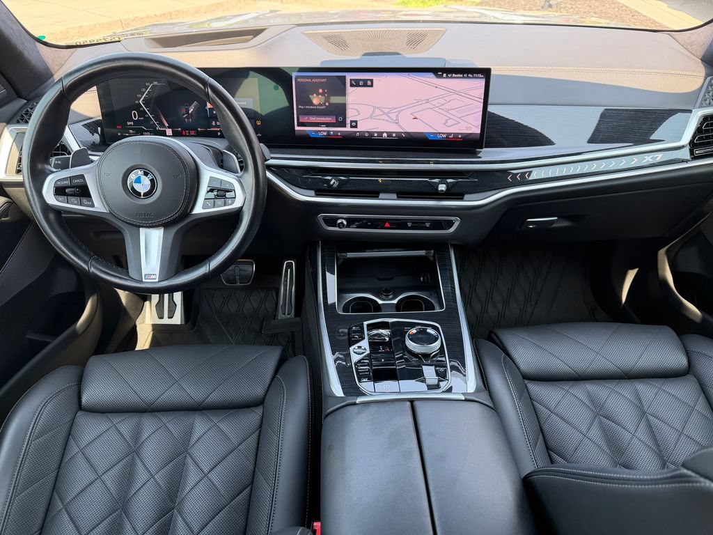 Used 2024 BMW X7 xDrive40i w/ Executive Package AWD/4WD image 2