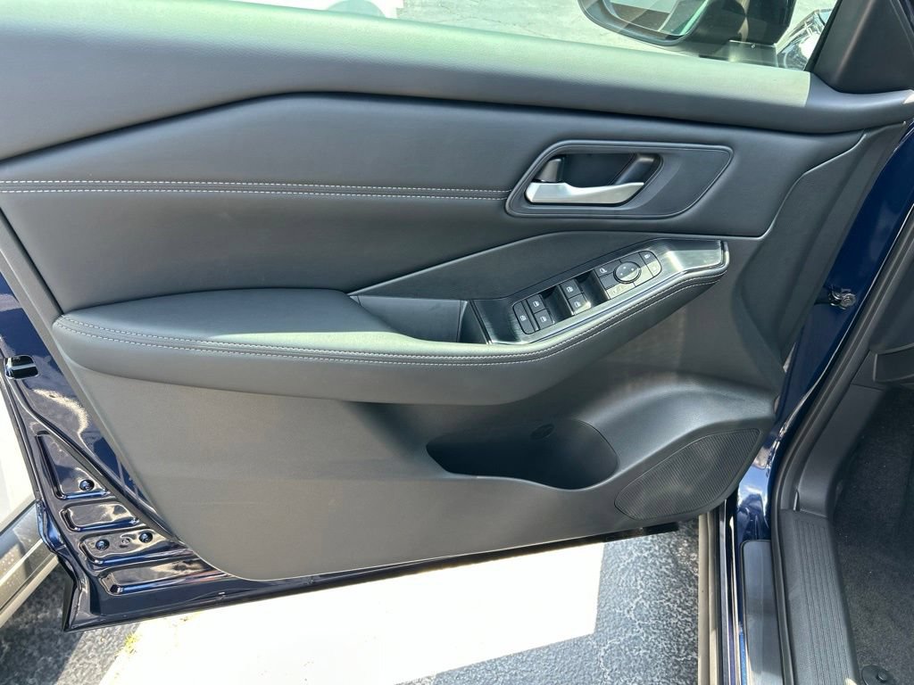 New 2026 Nissan Rogue Dark Armor FWD image 17