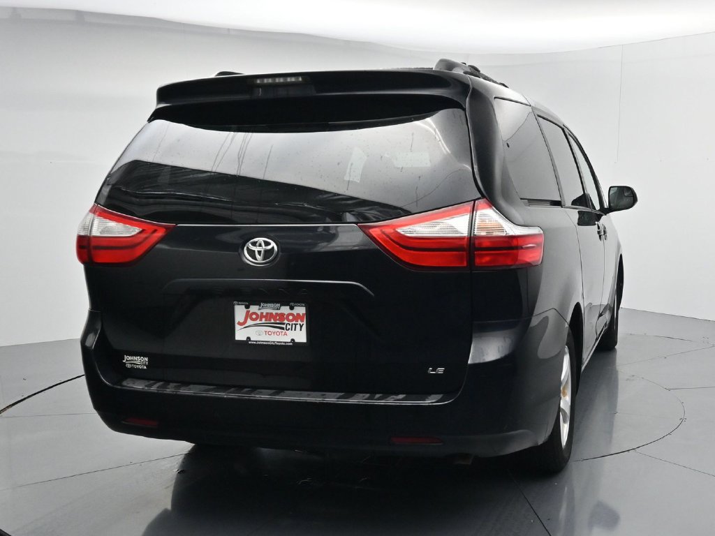 Used 2017 Toyota Sienna LE FWD image 6