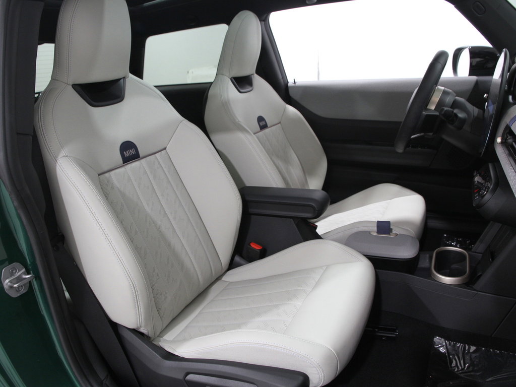 Certified 2025 MINI Cooper S image 17