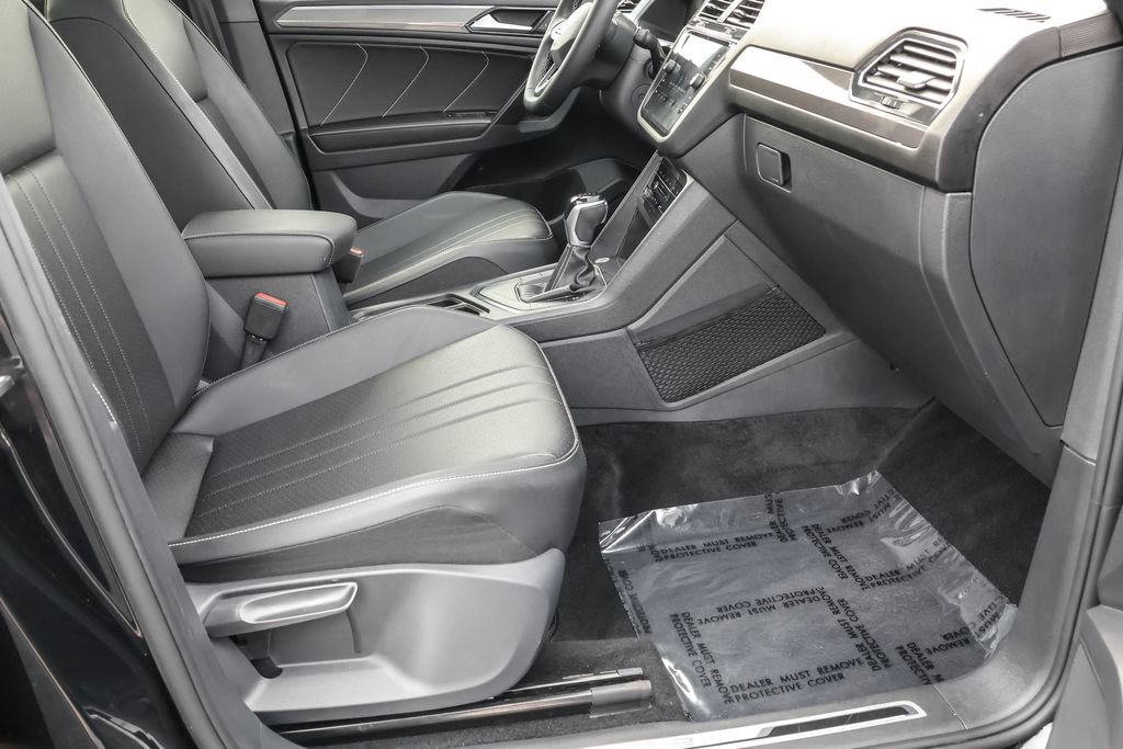 Used 2023 Volkswagen Tiguan SE R-Line FWD image 37