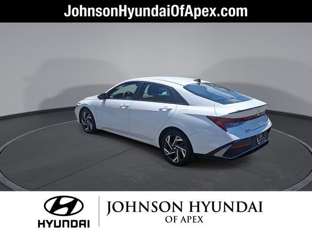 Certified 2025 Hyundai Elantra SEL FWD image 7