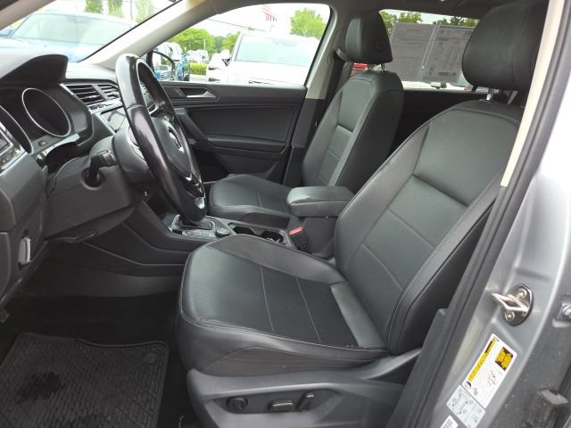 Used 2019 Volkswagen Tiguan SE w/ Panoramic Sunroof Package AWD/4WD image 9