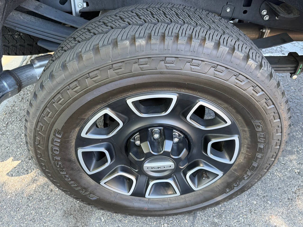 Used 2023 Ford F350 Platinum AWD/4WD image 18