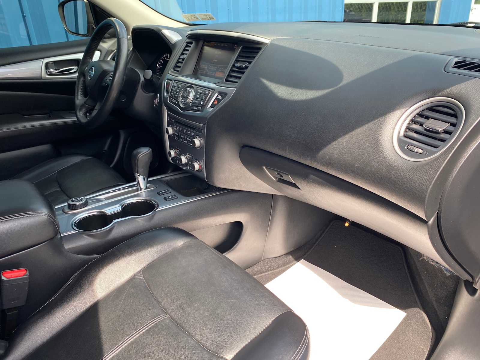 Used 2019 Nissan Pathfinder SL image 27