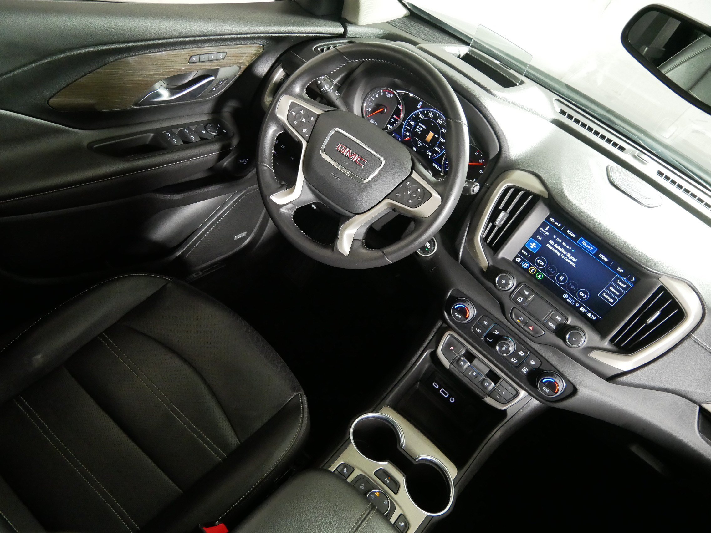 Used 2022 GMC Terrain Denali AWD/4WD image 9