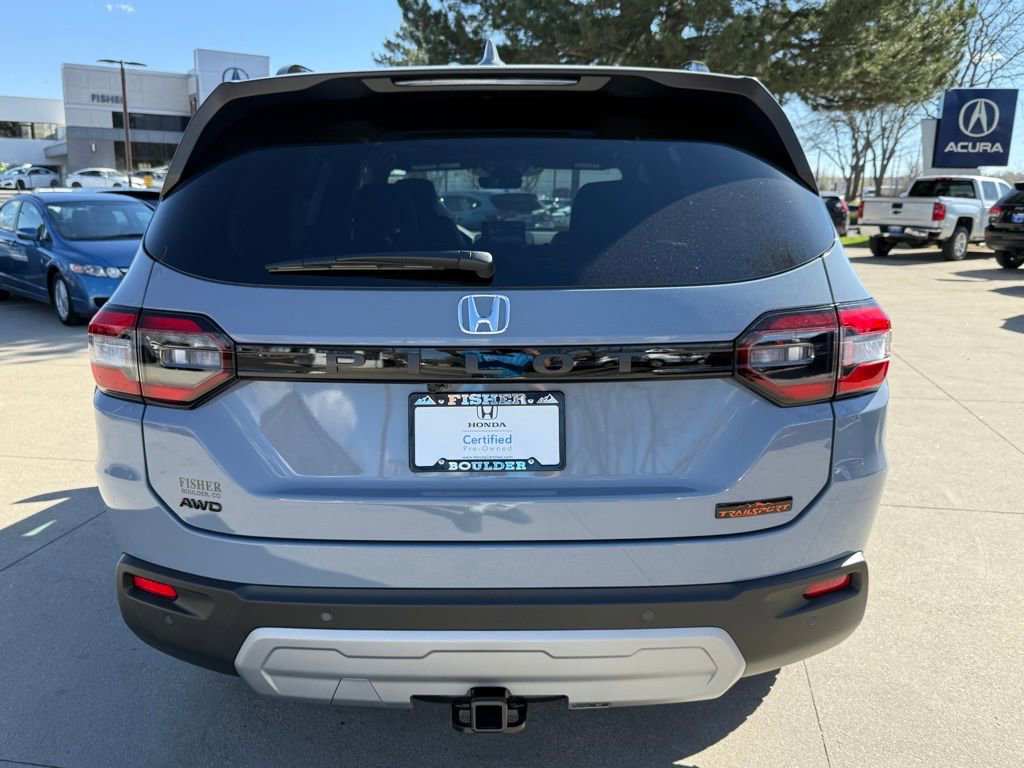 Certified 2025 Honda Pilot TrailSport image 6
