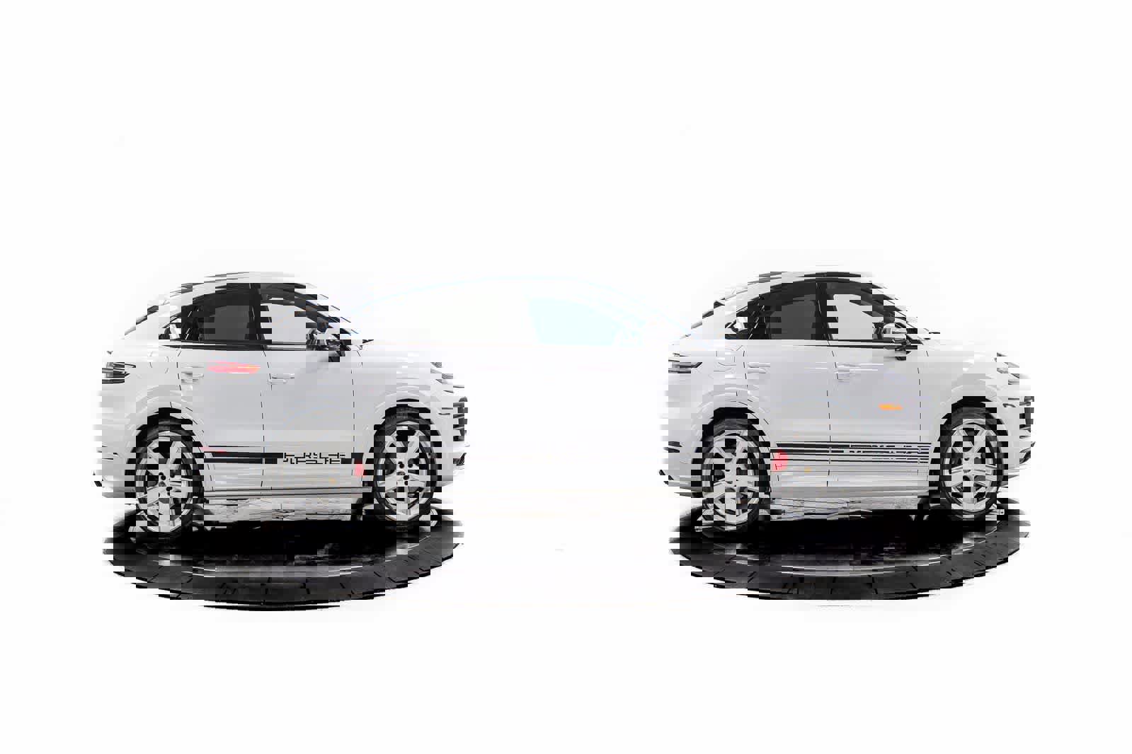 Certified 2023 Porsche Cayenne GTS image 8