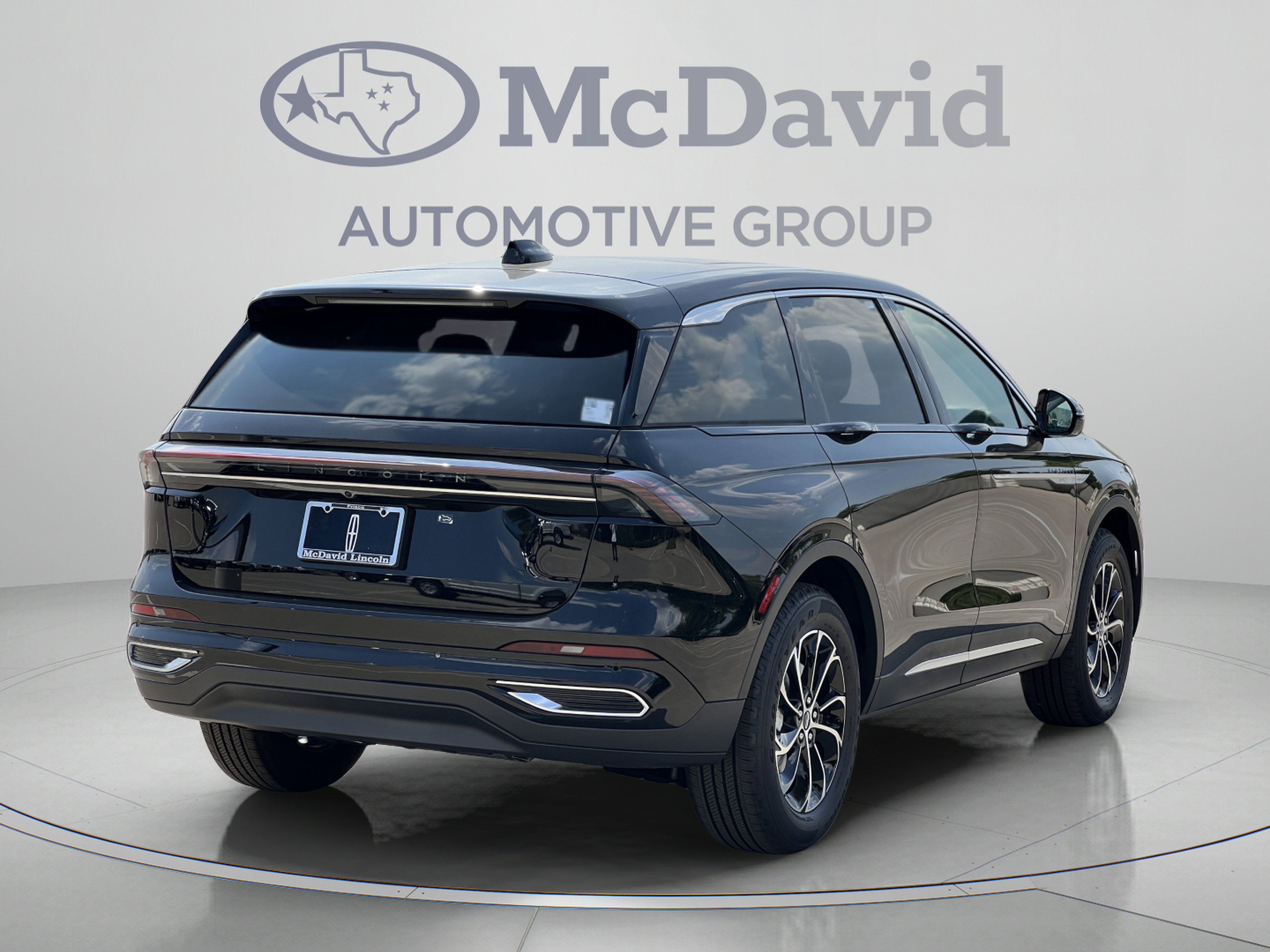 New 2025 Lincoln Nautilus Premier w/ Equipment Group 102A AWD/4WD image 7