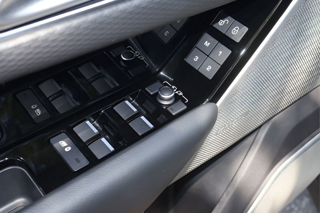 Used 2020 Land Rover Range Rover Velar S AWD/4WD image 10