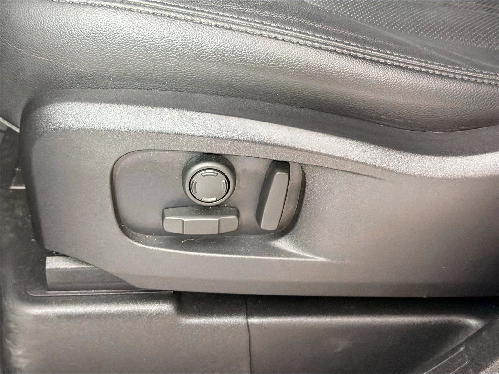 Certified 2021 Land Rover Defender 110 SE AWD/4WD image 19