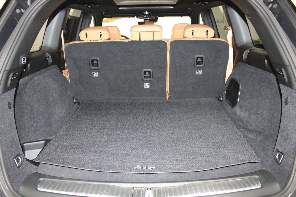 Used 2024 Jeep Grand Cherokee Summit image 31