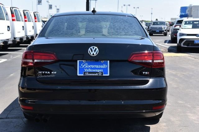 Used 2017 Volkswagen Jetta SE FWD image 6