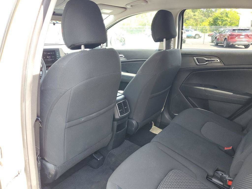 Used 2023 Kia Sportage LX AWD/4WD image 27