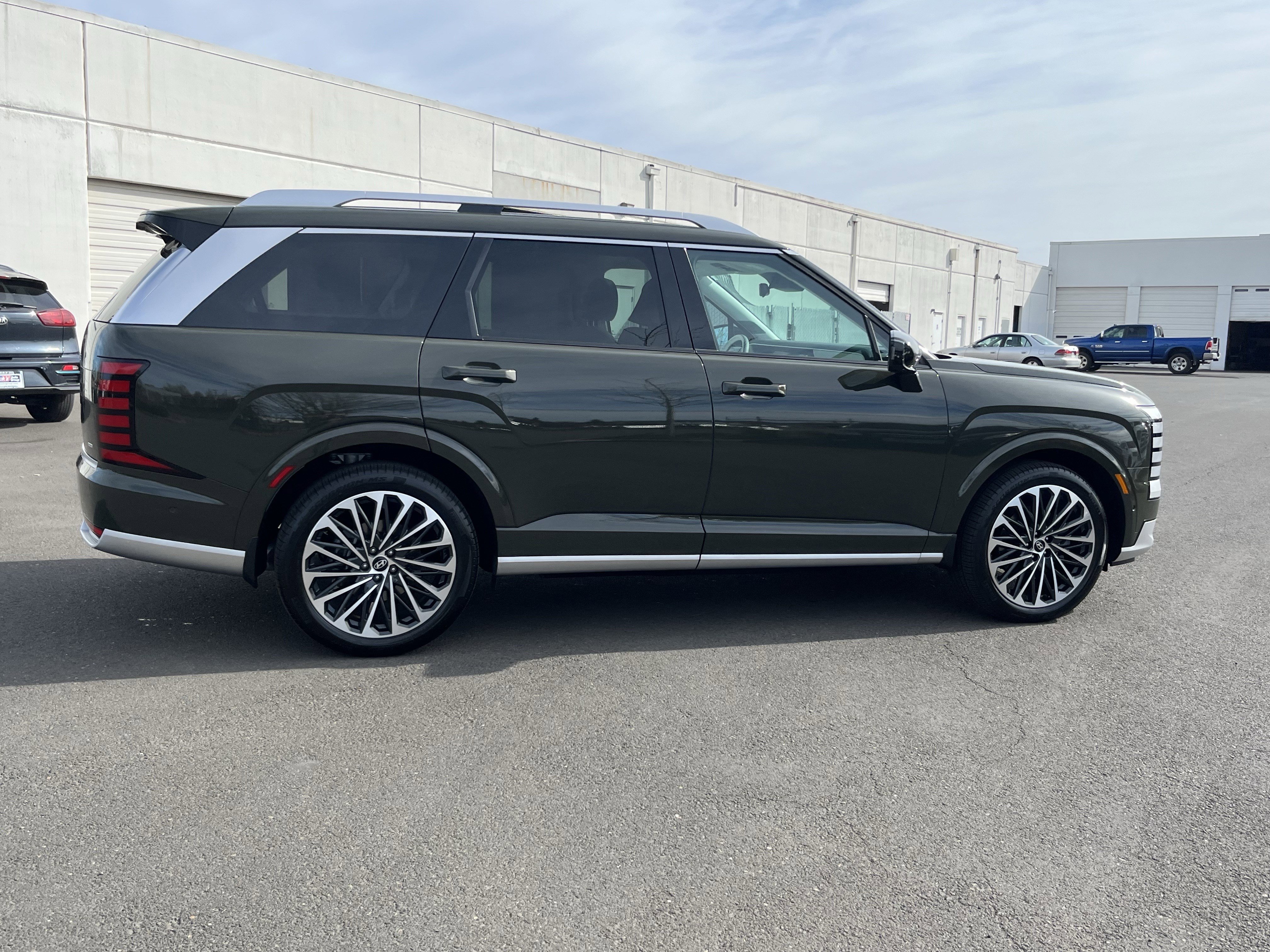 Used 2026 Hyundai Palisade Calligraphy image 6