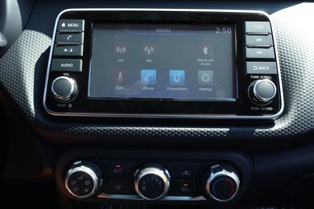 New 2025 Nissan Kicks Play S image 29