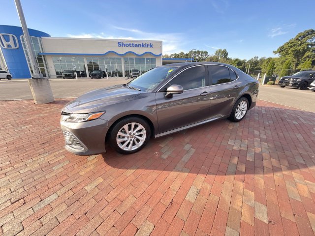 Used 2023 Toyota Camry LE FWD image 29