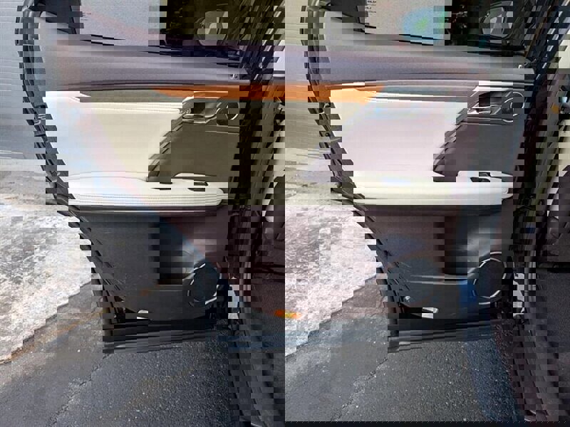 Used 2020 Lexus RX 450h AWD w/ Premium Package image 27