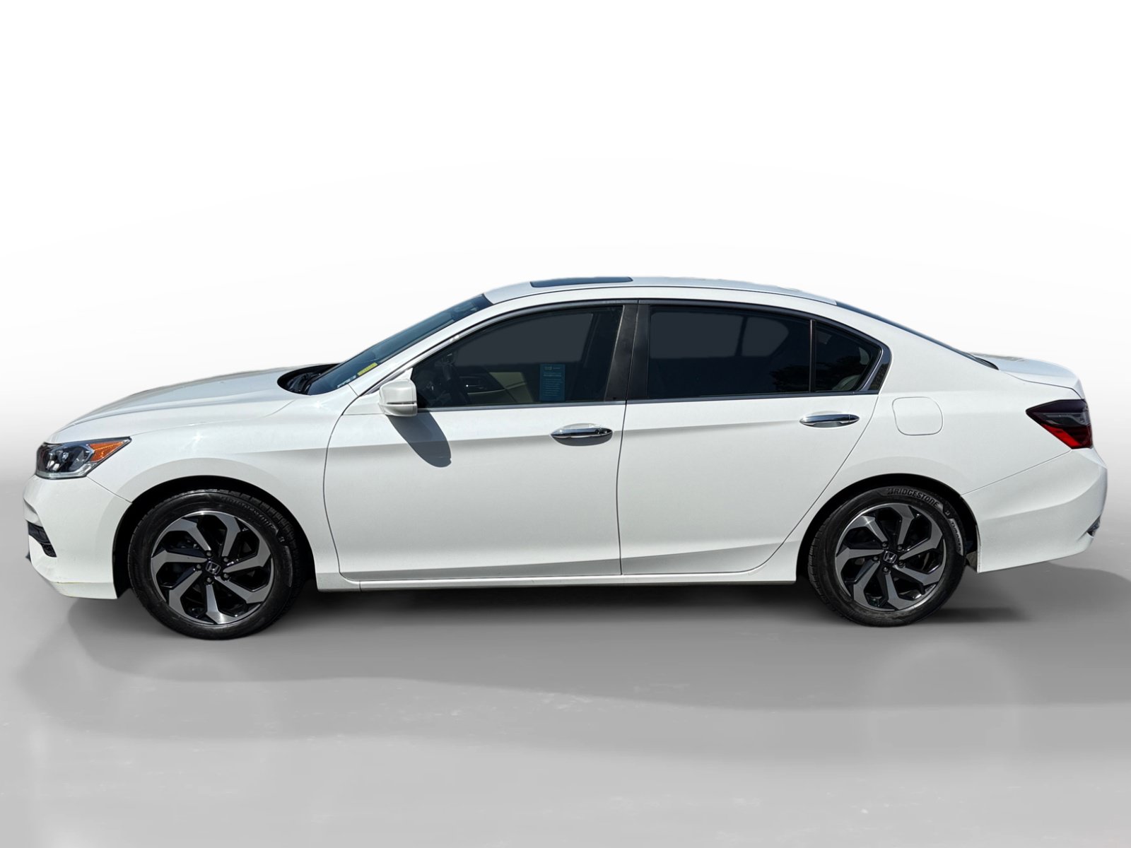 Used 2017 Honda Accord EX-L image 2